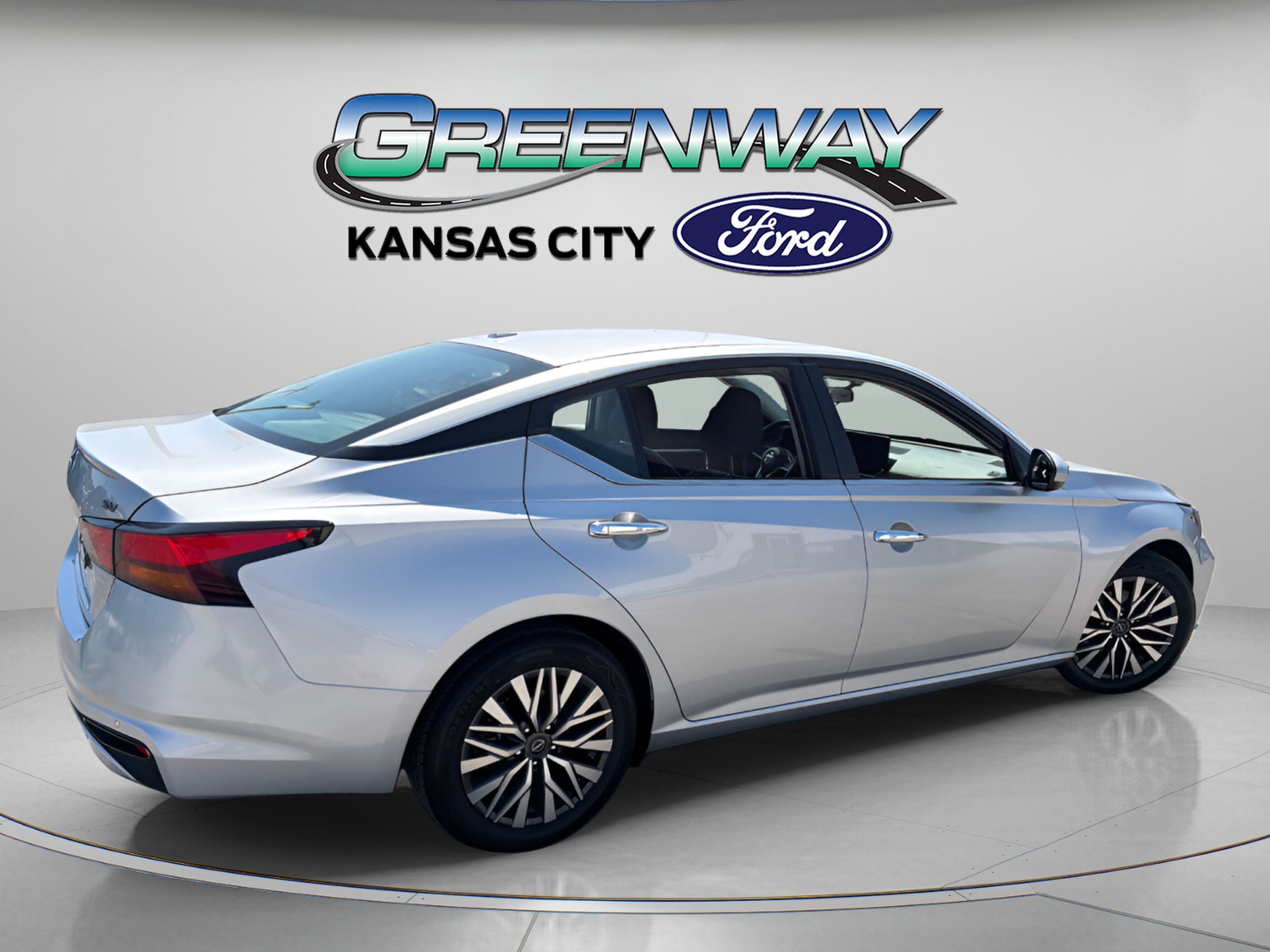 Used 2023 Nissan Altima 2.5 SV w/ SV Premium Package FWD image 8