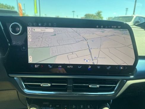 New 2026 Chevrolet Equinox EV LT image 23