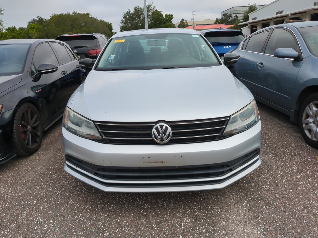 Used 2015 Volkswagen Jetta SE FWD image 4