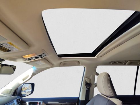 Used 2023 Lexus GX 460 Premium w/ Premium Plus Package image 13