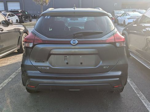 Used 2021 Nissan Kicks SV FWD image 2