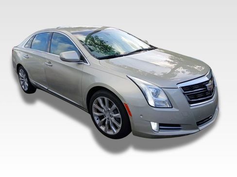 Used 2016 Cadillac XTS Luxury image 2