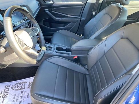 Used 2024 Volkswagen Jetta SE image 12