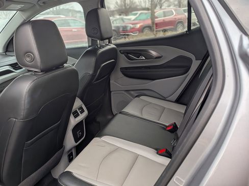 Used 2023 GMC Terrain SLT image 33