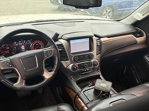 Used 2015 GMC Yukon XL Denali w/ Touring Package AWD/4WD image 11