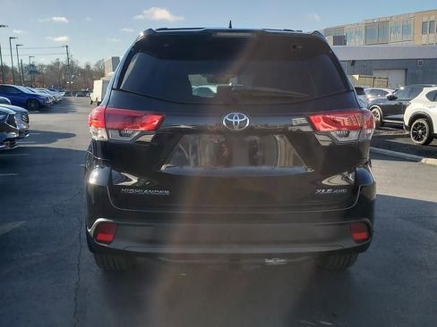 Used 2019 Toyota Highlander XLE image 6