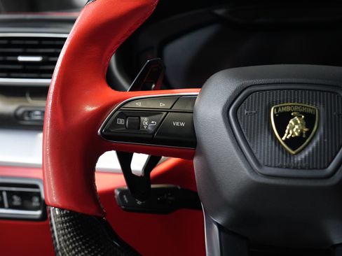 Used 2019 Lamborghini Urus AWD/4WD image 45
