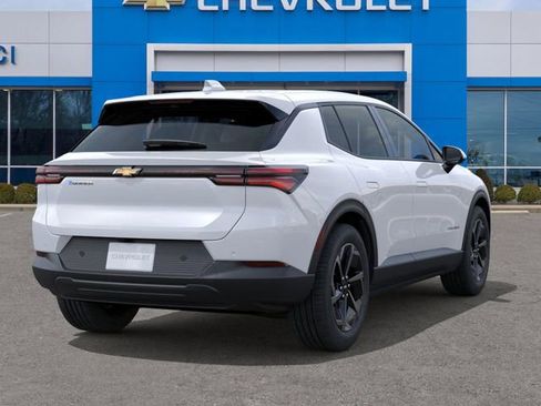 New 2026 Chevrolet Equinox EV LT image 2
