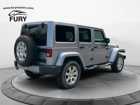 Used 2016 Jeep Wrangler Unlimited Sahara w/ Max Tow Package AWD/4WD image 4