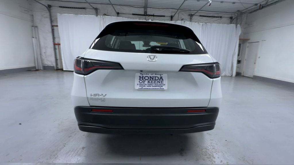 Certified 2024 Honda HR-V LX image 7