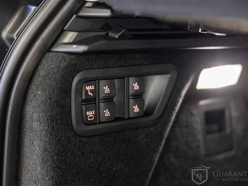 Used 2025 BMW X7 xDrive40i w/ Premium Package image 21