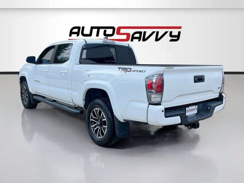 Used 2022 Toyota Tacoma TRD Sport w/ Technology Package RWD image 5