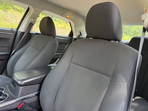 Used 2009 Chrysler 300 LX RWD image 14