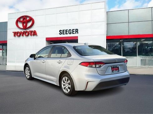 Used 2024 Toyota Corolla LE FWD image 9