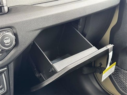 New 2026 Jeep Gladiator Sport image 10