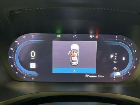 Used 2024 Volvo V60 B5 Cross Country Plus w/ Protection Package Premier image 17