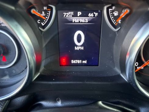 Used 2023 Jeep Gladiator Sport image 16