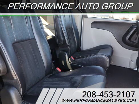 Used 2018 Dodge Grand Caravan SXT FWD image 4