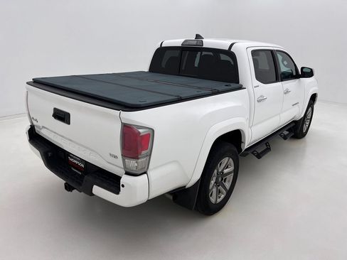 Used 2019 Toyota Tacoma Limited AWD/4WD image 7