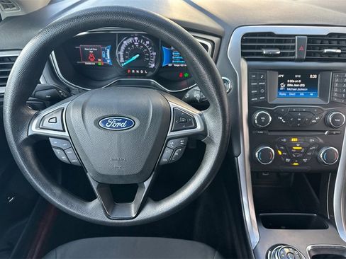 Used 2018 Ford Fusion SE image 14