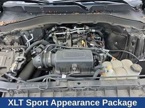 Used 2022 Ford Explorer XLT w/ Equipment Group 202A image 11