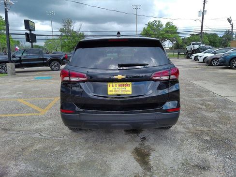 Used 2023 Chevrolet Equinox LS FWD image 2