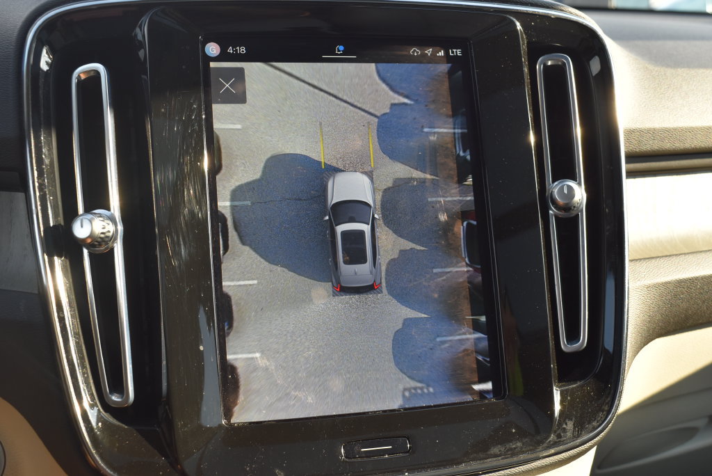 Used 2023 Volvo XC40 B4 Ultimate FWD image 16