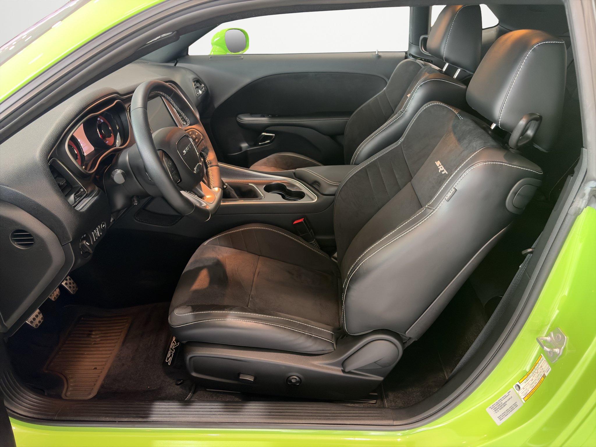 Used 2015 Dodge Challenger SRT Hellcat RWD image 10