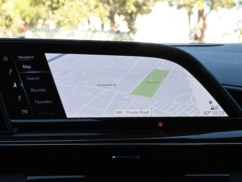 Used 2024 Cadillac Escalade Premium Luxury image 12