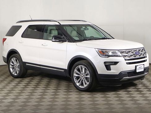 Used 2018 Ford Explorer XLT w/ Equipment Group 202A AWD/4WD image 61