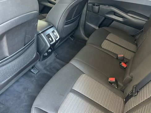 Used 2022 Kia Sorento LX FWD image 15