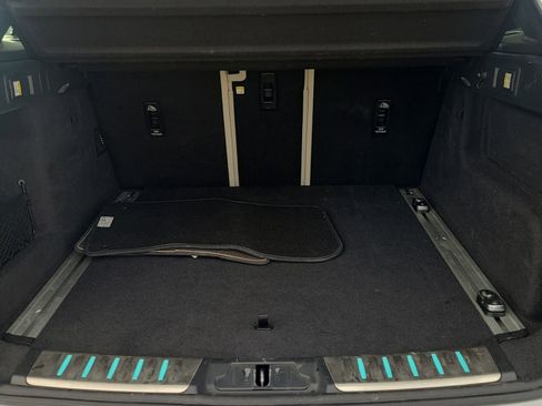 Used 2021 Jaguar F-PACE SVR image 15