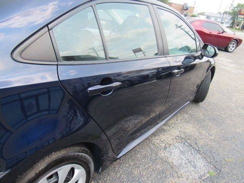 Used 2021 Toyota Corolla LE FWD image 15