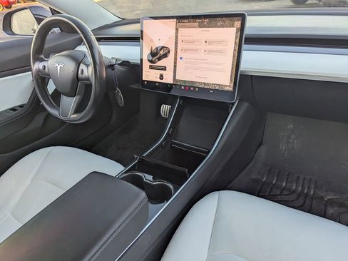 Used 2018 Tesla Model 3 image 27