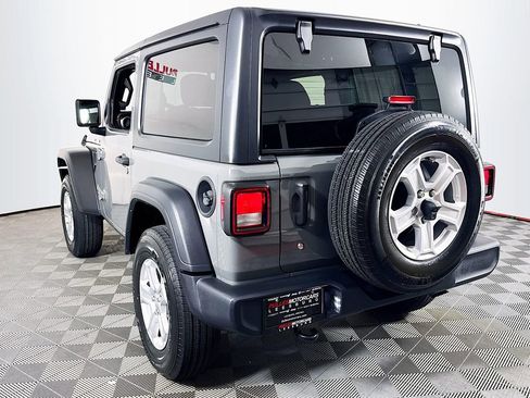Used 2019 Jeep Wrangler Sport AWD/4WD image 5