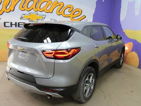 Used 2025 Chevrolet Blazer LT FWD image 8