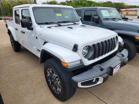 New 2026 Jeep Gladiator Sport AWD/4WD image 1