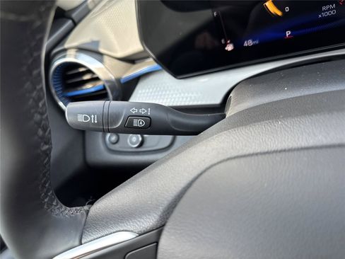 Used 2025 Chevrolet Trax LT w/ LT Convenience Package FWD image 20