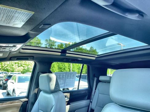 Used 2021 Chevrolet Tahoe Z71 w/ Z71 Signature Package AWD/4WD image 19