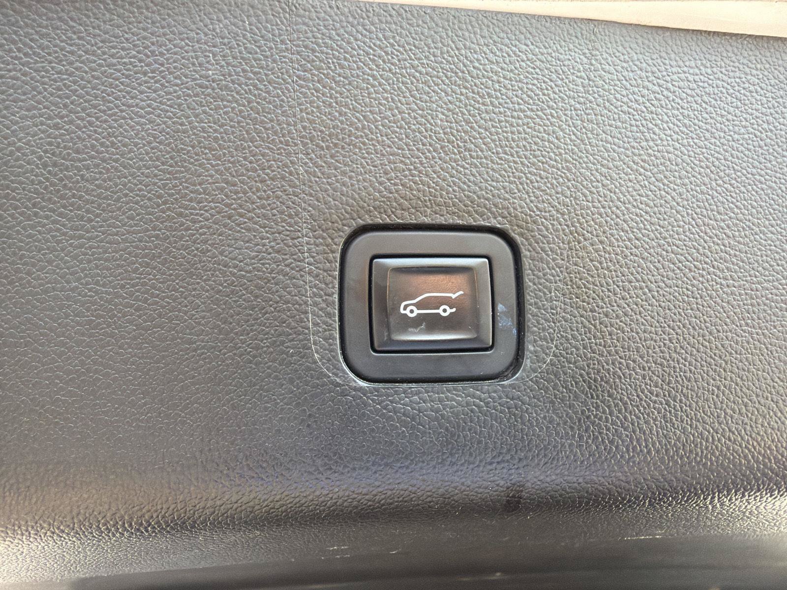 Used 2019 Chevrolet Traverse Premier w/ Redline Edition FWD image 50