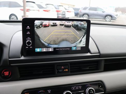 Certified 2025 Honda Pilot Touring image 22