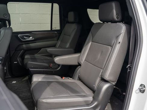 Used 2023 Chevrolet Suburban Z71 w/ Luxury Package AWD/4WD image 18
