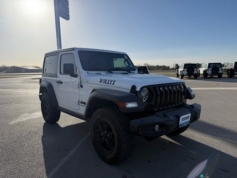 Used 2022 Jeep Wrangler Willys image 7