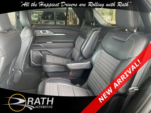 Used 2025 Ford Explorer ST-Line AWD/4WD image 18