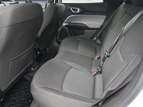 Used 2025 Jeep Compass Sport image 39
