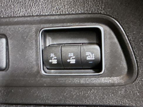 Used 2025 Mercedes-Benz GLS 450 4MATIC image 44