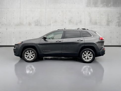 Used 2016 Jeep Cherokee Latitude image 4