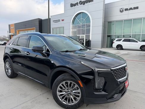 Used 2025 Cadillac XT4 Premium Luxury image 1