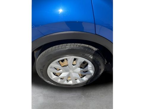 Used 2019 Toyota C-HR LE FWD image 7