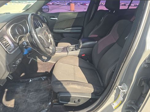 Used 2018 Dodge Charger R/T Scat Pack RWD image 11